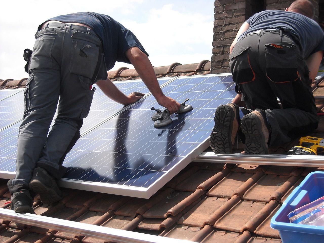 Installer et positionner un panneau solaire sur toiture